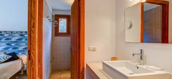 13_71.jpg Book a villa in Balearic Islands