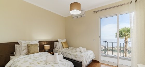 14_-_our_madeira_-_belair_-_twin_bedroom.jpg Holiday home in Portugal villa booking
