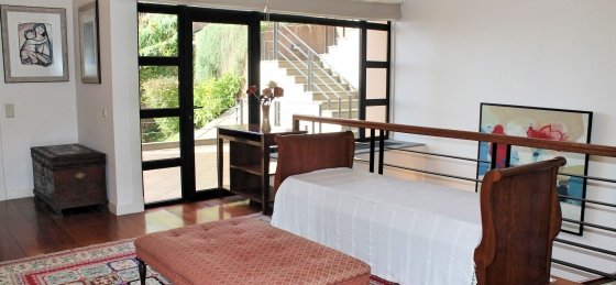 14_-_our_madeira_-_villa_luz_-_landing_and_extra_bed.jpg Book a villa in Funchal