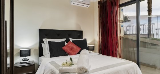 16_-_our_madeira_-_belair_-_double_bedroom.jpg Villas in Portugal