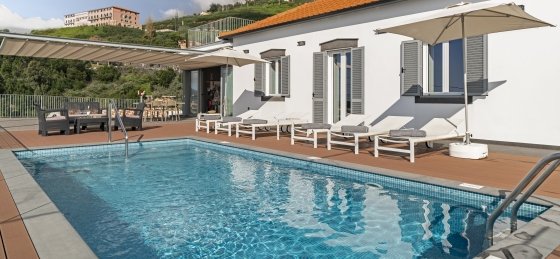 17_-_our_madeira_-_vila_da_portada_-_pool_and_house.jpg Villa rentals in Portugal