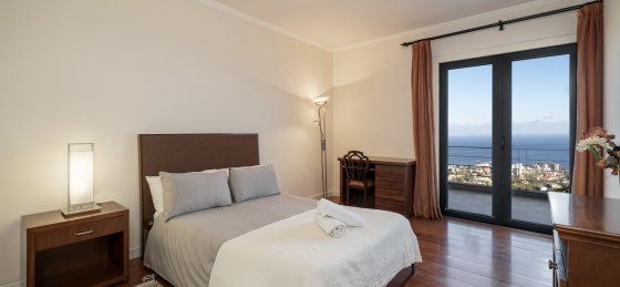 17_-_our_madeira_-_villa_luz_-_double_bedroom.jpg Villa holidays in Madeira