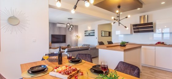 19.jpg Book a villa in Omis