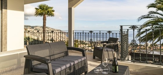 19_-_our_madeira_-_belair_-_balcony.jpg Book a villa holiday in Funchal