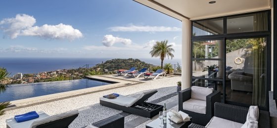 1_-_our_madeira_-_villa_luz_-_exterior.jpg Villa in Funchal to rent