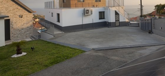 21_-_our_madeira_-_casa_da_rosalina_-_parking.jpg Holiday home in Portugal villa booking