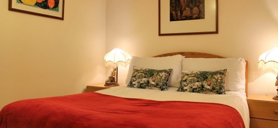 21_-_our_madeira_-_villa_luz_-_bedroom_double_lower_gf.jpg Villas in Portugal