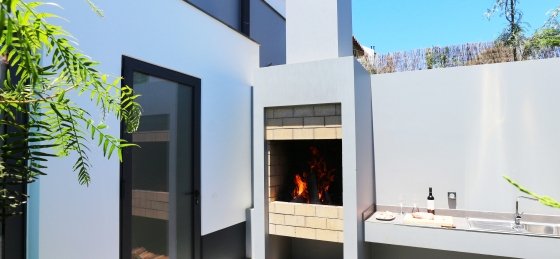 26_-_our_madeira_-_villas_in_madeira_-_bella_vita_barbecue.jpg Villa holidays in Madeira