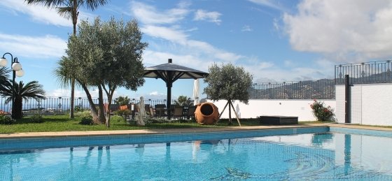 2_-_our_madeira_-_belair_-_pool.jpg Villas in Portugal