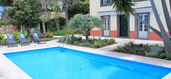 3_mhrd_-_quinta_dalegria_-_exterior_and_pool.jpg Holiday home in Portugal villa booking