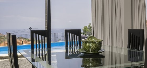5_-_our_madeira_-_casa_da_rosalina_-_dining_room.jpg Villa holidays in Madeira