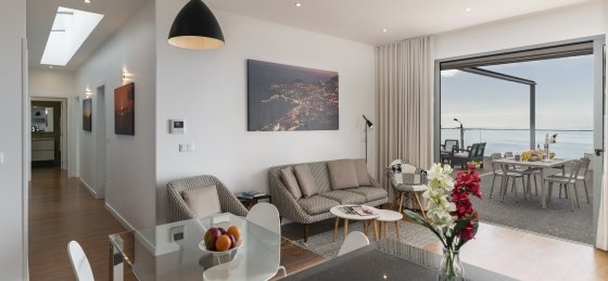 7_-_our_madeira_-_vila_da_portada_-_living_room.jpg Villa holidays in Funchal