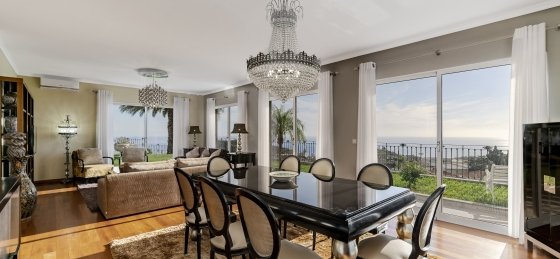 8_-_our_madeira_-_belair_-_dining_table.jpg Book a villa holiday in Funchal