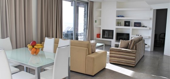 Book a villa holiday in Calheta