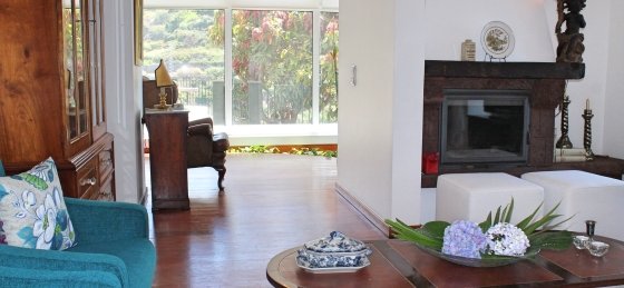 Villa rentals in Calheta