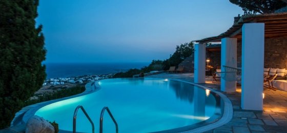 Holiday villas in Greece