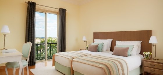 individual_villas_-_upstairs_bedroom_-_2018.jpg Villa holidays in Portugal