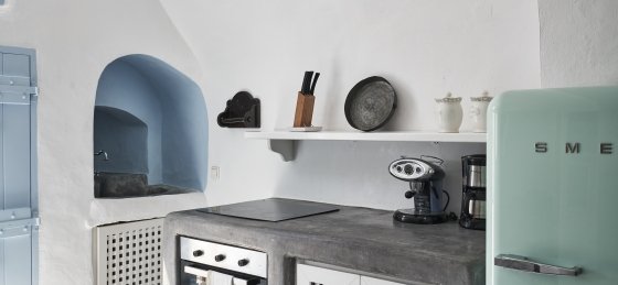 megalochori_nikolaides_0119.jpg Book a villa holiday in Santorini