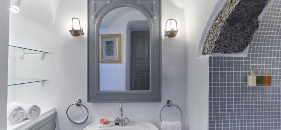 nautilus0160_1.jpg Book a villa in Greece