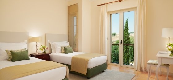 uptairs_room.jpg Holiday villas in Portugal