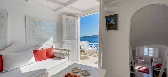 whitehousessantorini2016_21_web.jpg Book a villa holiday in Santorini