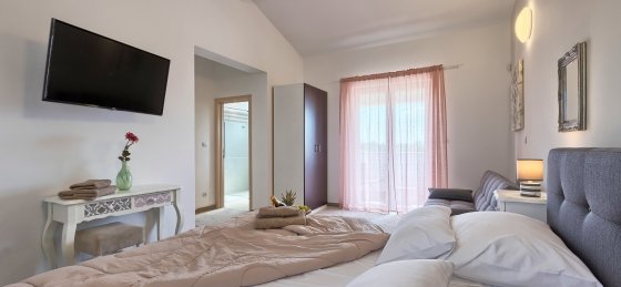 1521v.jpg Book a villa holiday in Croatia