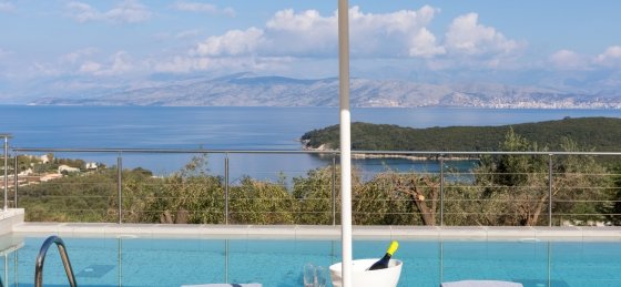 2b4a3475.jpg Villas in Greece