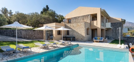 Villa in Kassiopi to rent