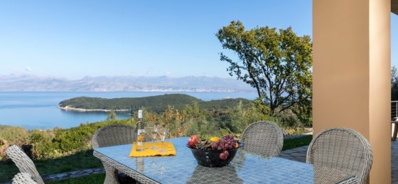 Holiday villas in Greece