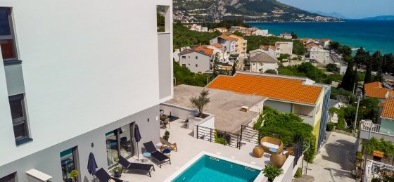 Villas in Omis