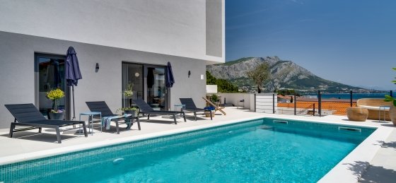 Villa holidays in Omis