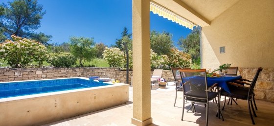 Book a villa holiday in Brac