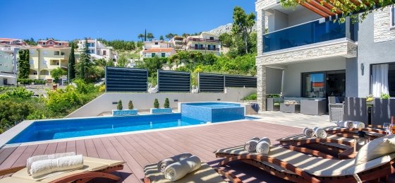 8.jpg Book a villa in Omis