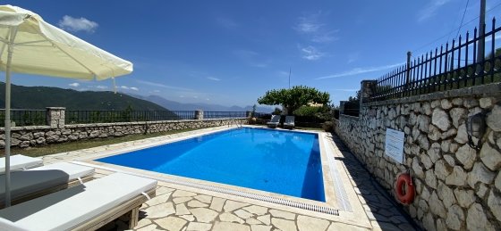 img_5525.jpg Villas in Greece