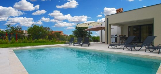 p8024787.jpg Villas in Pula