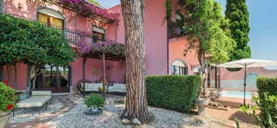 Book a villa holiday in Italy