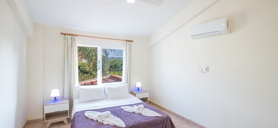 Holiday villas in Nissi Beach