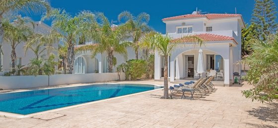 25_35.jpg Book a villa holiday in Nissi Beach