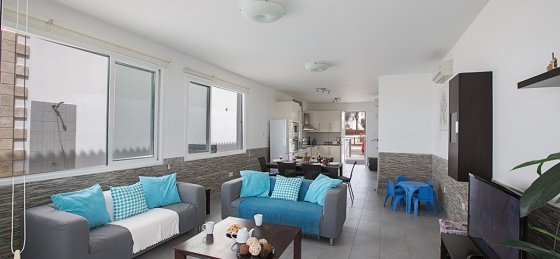 7_39.jpg Book a villa holiday in Nissi Beach