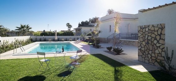 07_50.jpg Book a villa in Italy