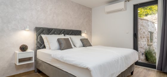 30_37.jpg Book a villa in Split