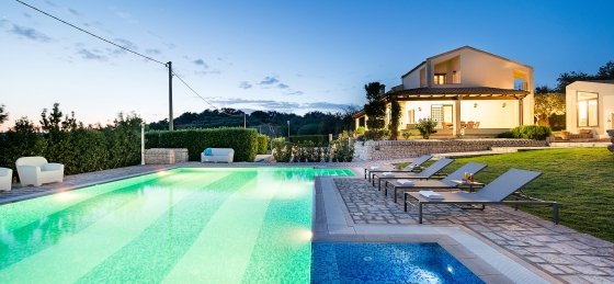 Book a villa in Noto