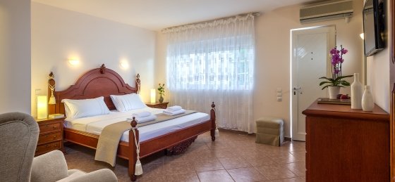 1_bedroom_1.jpg Villa holidays in Greece