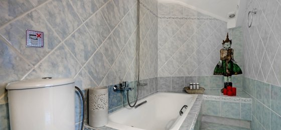 1_master_bedroom_en_suite_bathroom.jpg Holiday home in Chania villa booking