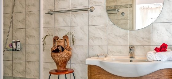 4_bathroom4.jpg Villa holidays in Greece