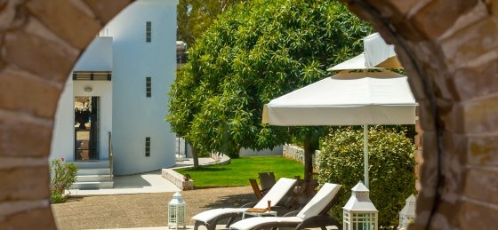 bar_reflections.jpg Book a villa holiday in Greece