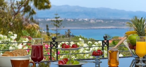 breakfast_at_veranta.jpg Book a villa holiday in Chania