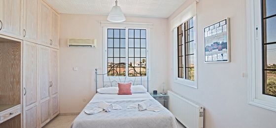 cart0002.jpg Book a villa holiday in Protaras