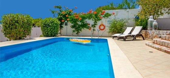 matress_in_the_pool.jpg Villa rentals in Greece