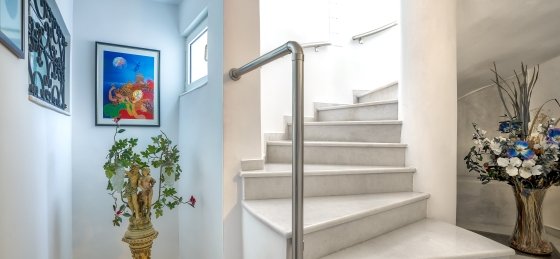 stairs_to_the_upper_level.jpg Holiday home in Crete villa booking